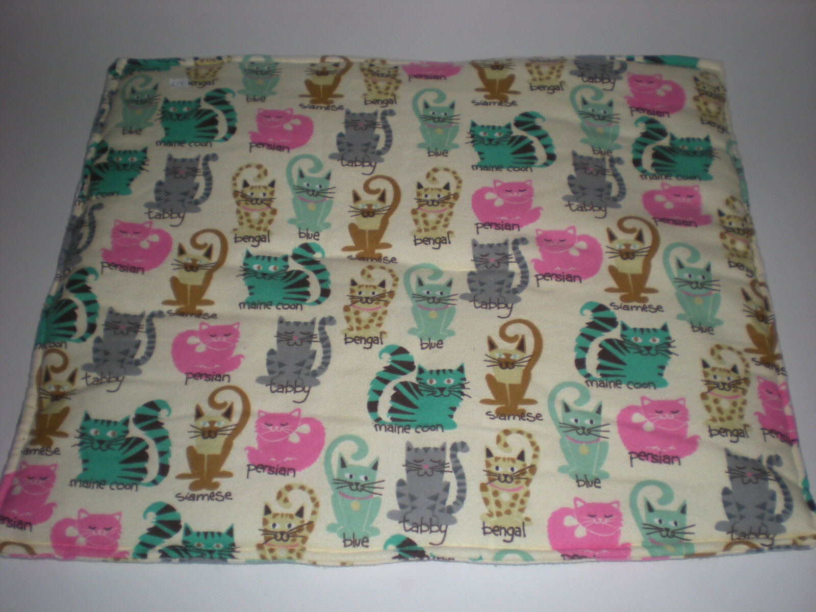 Home Made Sturdy Cat Beds-machine Washable And Cats Love Them. Cute Kitty Print!
